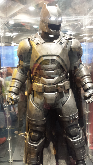 Illustration for article titled Best Look Yet at the Heroes of BvS and Batman's Anti-Superman Armor